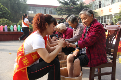 禹州愛心企業(yè)一休堂 九九重陽獻愛心，保健服務暖人心